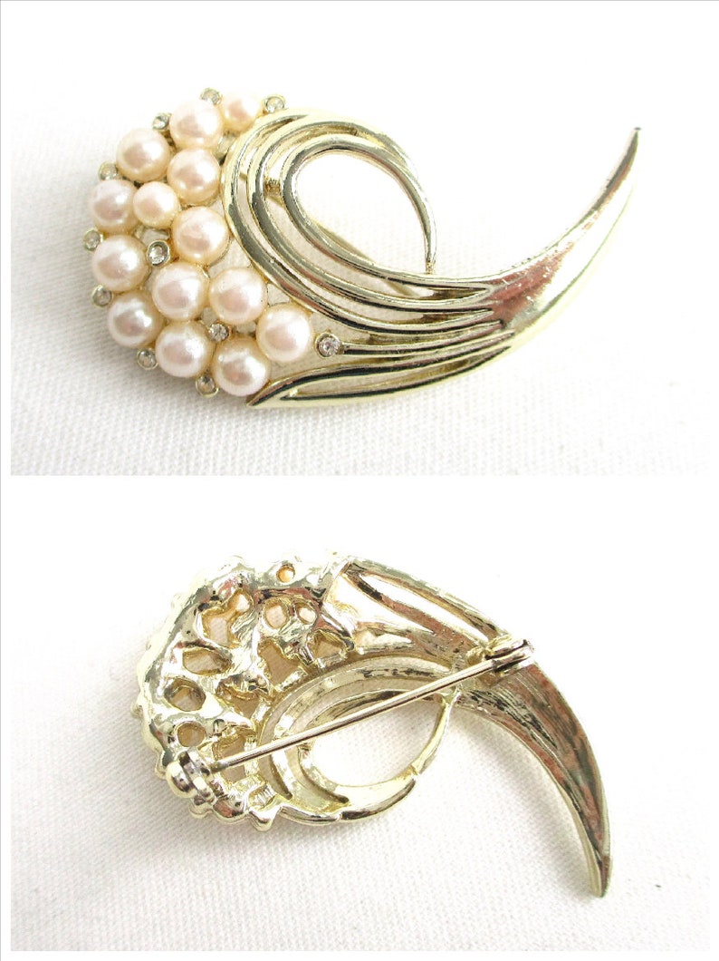 Vintage Brooch Lot NY Estate Jewelry Five Piece Bundle All Wearable Painted Porcelain Monet Glass Pearl /& Pearl Seed Bead Pin