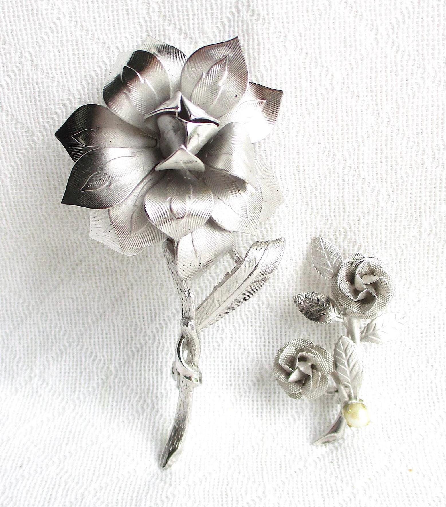   シルバー 花型ブローチ 34451796.jpg?fit=400,400&ssl=1