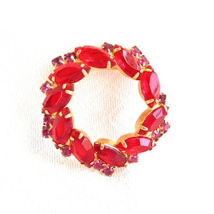 Red and Purple Rhinestone Vintage Round Brooch Pin - Gold Prong Setting - NY Estate Jewelry
