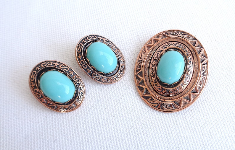 Copper and Turquoise Cabochon Vintage Brooch and Clip Back Earring Set Stamped Metal Design Estate Jewelry