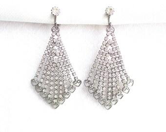 Glamoureuze lange vintage oorbellen met hangende strass-steentjes - zilveren roldetails - NY Estate Jewelry