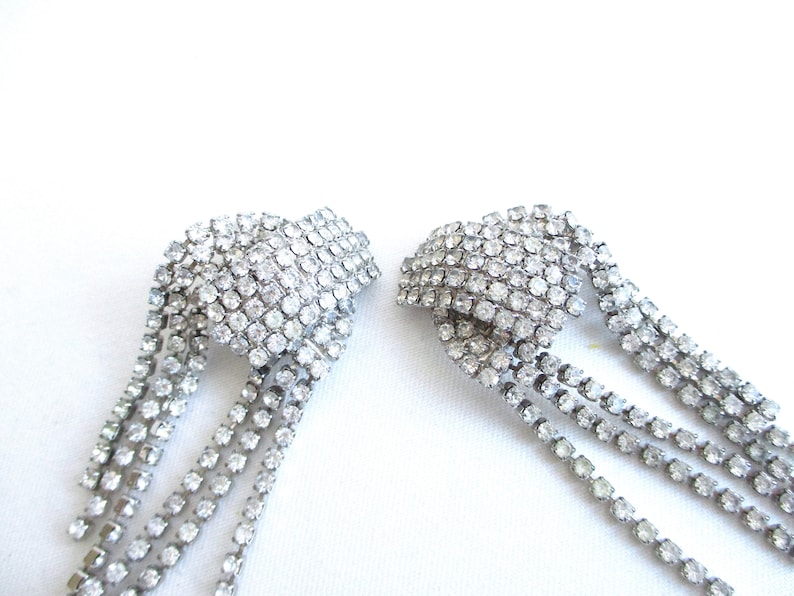2 34 Long NY Estate Jewelry Dramatic Vintage Dangling Rhinestone /& Silver Link Clip Back Earrings