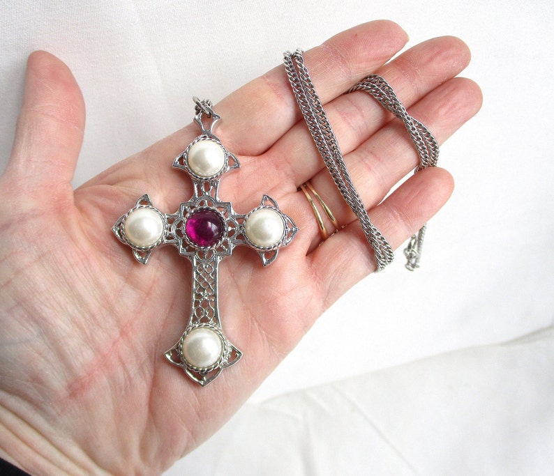 Sarah Coventry Crusader Pendant Silver Cross with Pearl /& Purple Cabochon Insets 3 18 Tall Pendant NY Estate Jewelry Designer Signed