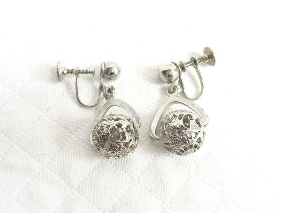 Dangling Silver Metal Filigree Ball Vintage Screw… - image 3