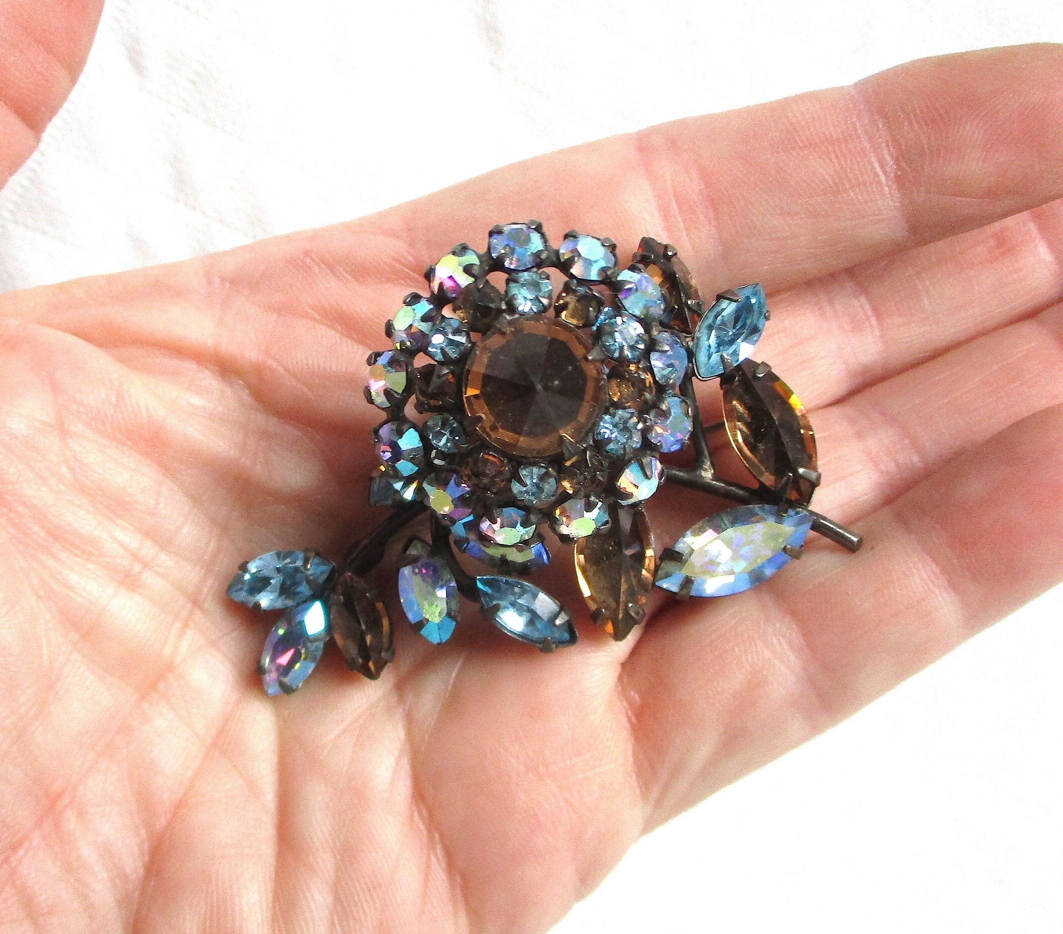Schreiner New York Vintage Trembler Flower Brooch - Designer