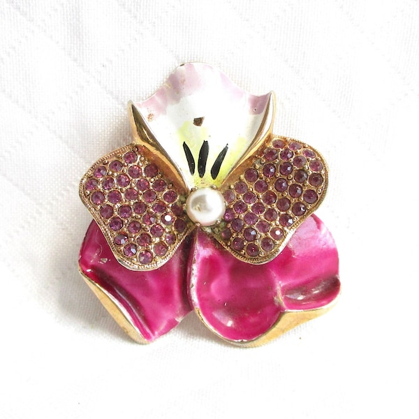 WEISS Pansy Flower Vintage Brooch Pin - Pearl Bead and Purple Rhinestones - Designer Signed - NY Estate Jewelry