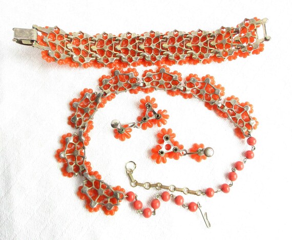 Coro "Blithe Blossoms"  Orange Lucite Cluster Flo… - image 5