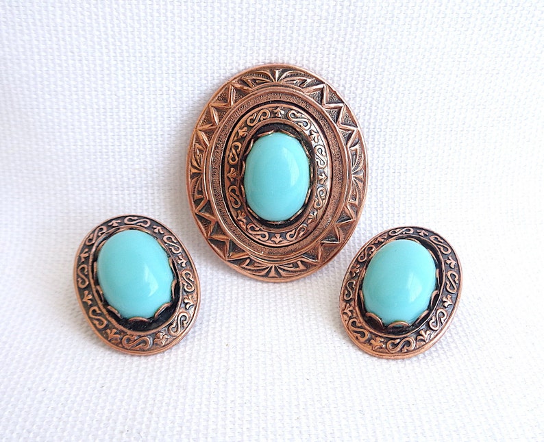 Copper and Turquoise Cabochon Vintage Brooch and Clip Back Earring Set Stamped Metal Design Estate Jewelry