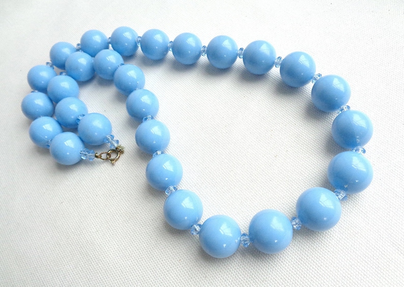 Estate Jewelry Vintage Chunky Blue Bead and Blue Clear Bi Cone Bead Necklace /& Matching Clip Back Blue Button Earrings
