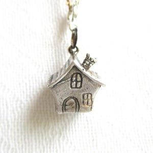 Vintage Dangling Charm - Sterling Silver Cottage House / Hallmarked 925 ME - Spring Loaded Clasp - NY Estate Jewelry