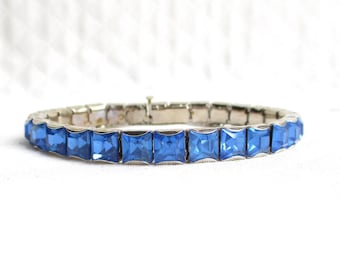 Pulsera vintage Art Déco de diamantes de imitación azules con corte cuadrado y cadena de seguridad de eslabones plateados - Joyería de segunda mano de Nueva York
