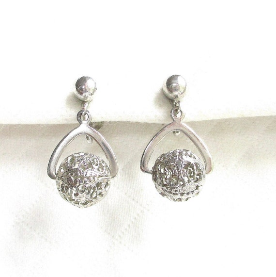 Dangling Silver Metal Filigree Ball Vintage Screw… - image 2