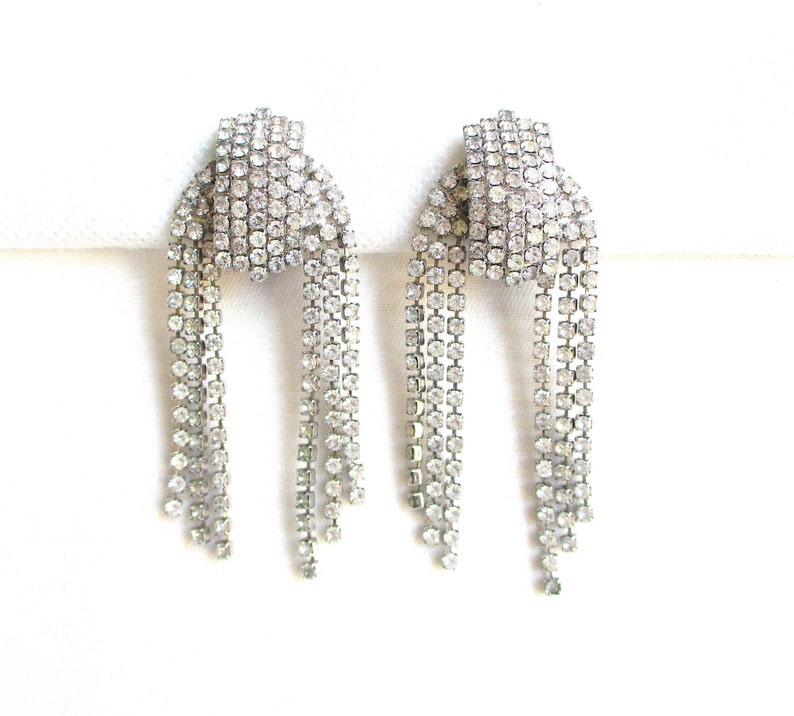 2 34 Long NY Estate Jewelry Dramatic Vintage Dangling Rhinestone /& Silver Link Clip Back Earrings