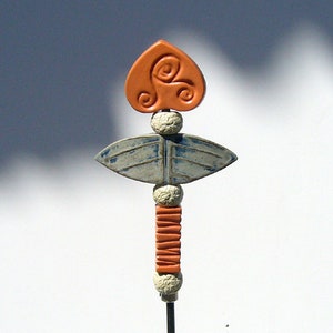 garden stele, heart leaf, ceramic stele