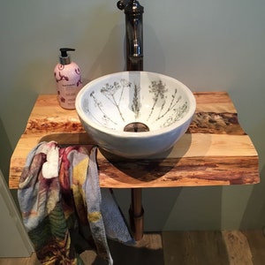 Small hand washbasin, handmade ceramics, lavender branches, blue patinated, white glazed, approx. 27.5x13cm image 7