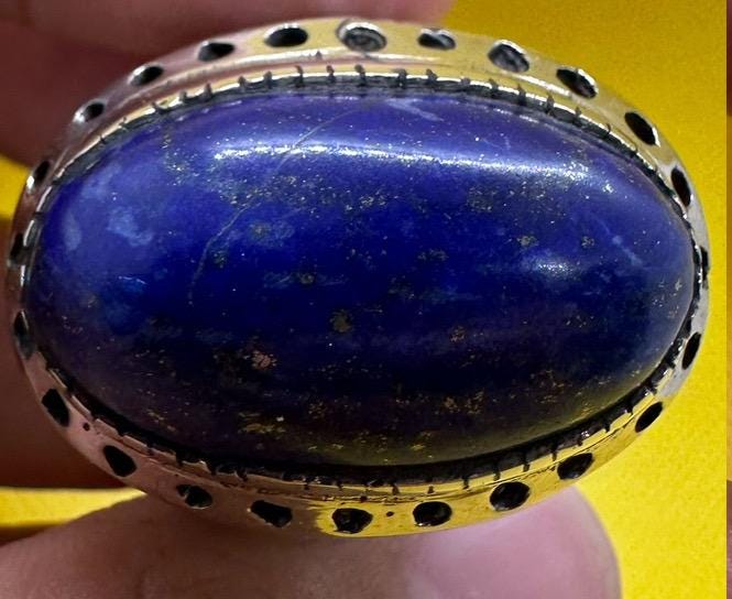 素晴らしいヴィンテージの古い天然ラピスラズリのアフガニスタンの石の