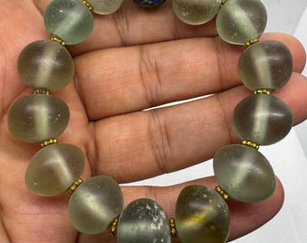 Pulsera de cuentas de vidrio de la antigua Roma