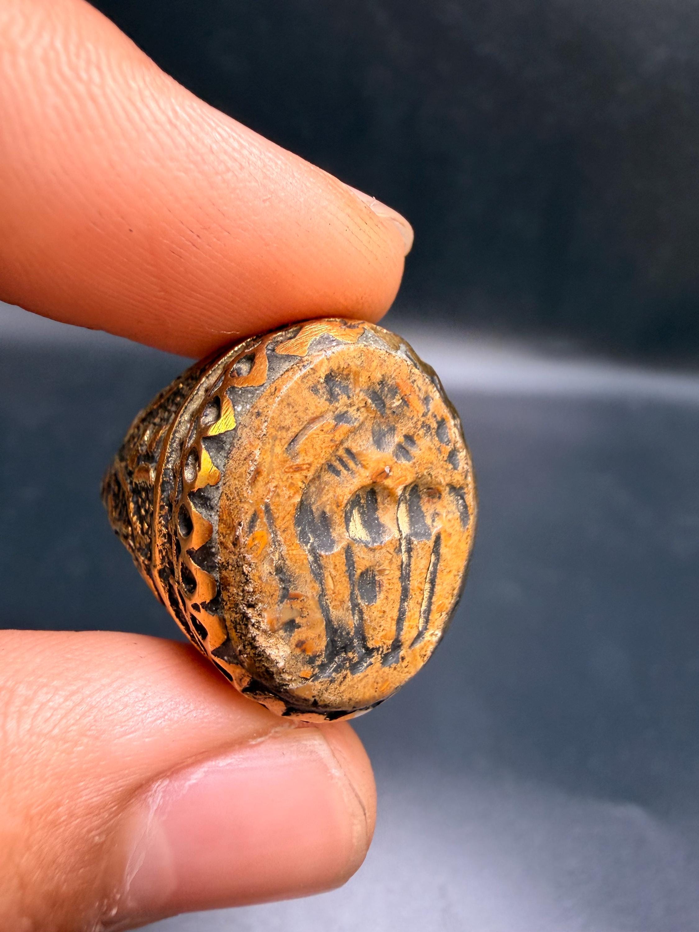 古代ブロンズ製インタリオリング • 刻印入り印章デザインの工芸品、US 