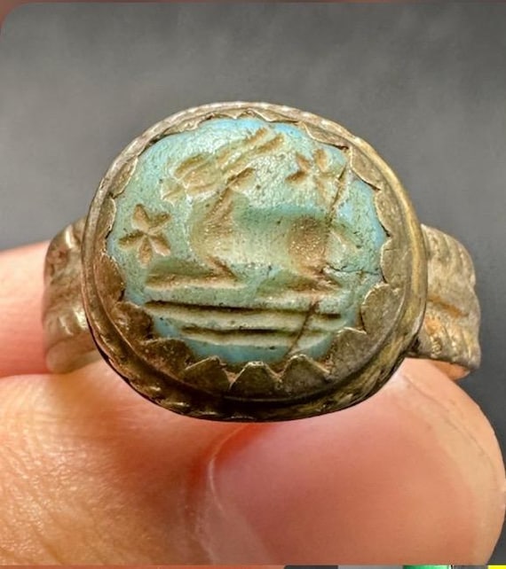 Anillo romano antiguo con intaglio de ciervo tallado, sello de