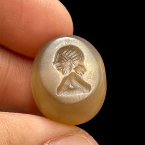 Seltene Alte Intaglio Siegel Perle | Kriegerkopf mit Gravur | Tribal orientalischer Zylinder Stempel Amulett