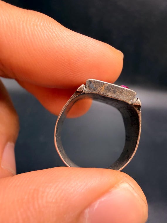 Vintage red ruby gemstone warrior silver  ring – … - image 3