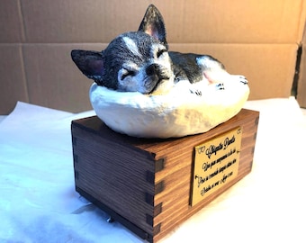 Urna para Chihuahua personalizada, pintada a mano y grabada según tus fotos