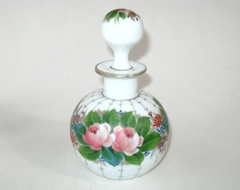 Boho blanco opalina vidrio tocador perfume botella de colonia pintado a mano rosas rosadas firmadas Austria - Decoración de tocador antiguo