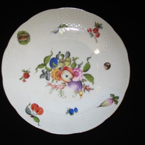 Herend Hungary FRUITS & FLOWERS Scalloped 7-7/8&quot; Coupe Dessert Plate Rare 510/ BFR 92 - Vintage 1st Quality