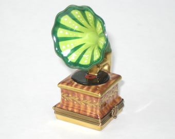 PV Parry Vieille Limoges France Peint Main Hand Painted Porcelain Hinged Pill Trinket Box; Figural Victrola Gramophone