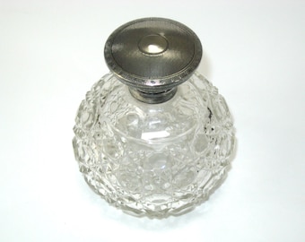 Antique Large Hand Cut Crystal Daisy & Button Perfume Bottle w/ Sterling Silver Hinged Lid British Hallmarks; BPCG Cologne No Mono