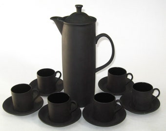 Wedgwood BASALT Jasperware Espresso Coffee Set Robert MINKIN Design: Lidded Pot + 6 Demitasse Cups & Saucers; Vintage MCM Black Dip England
