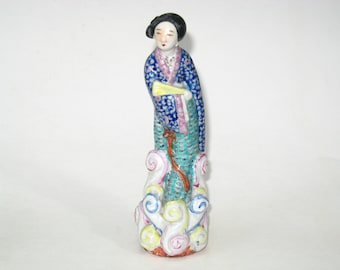 Figura de porcelana antigua He Xiangu, inmortal china del período de la República; diosa antigua de 7,25" pintada a mano con gran detalle