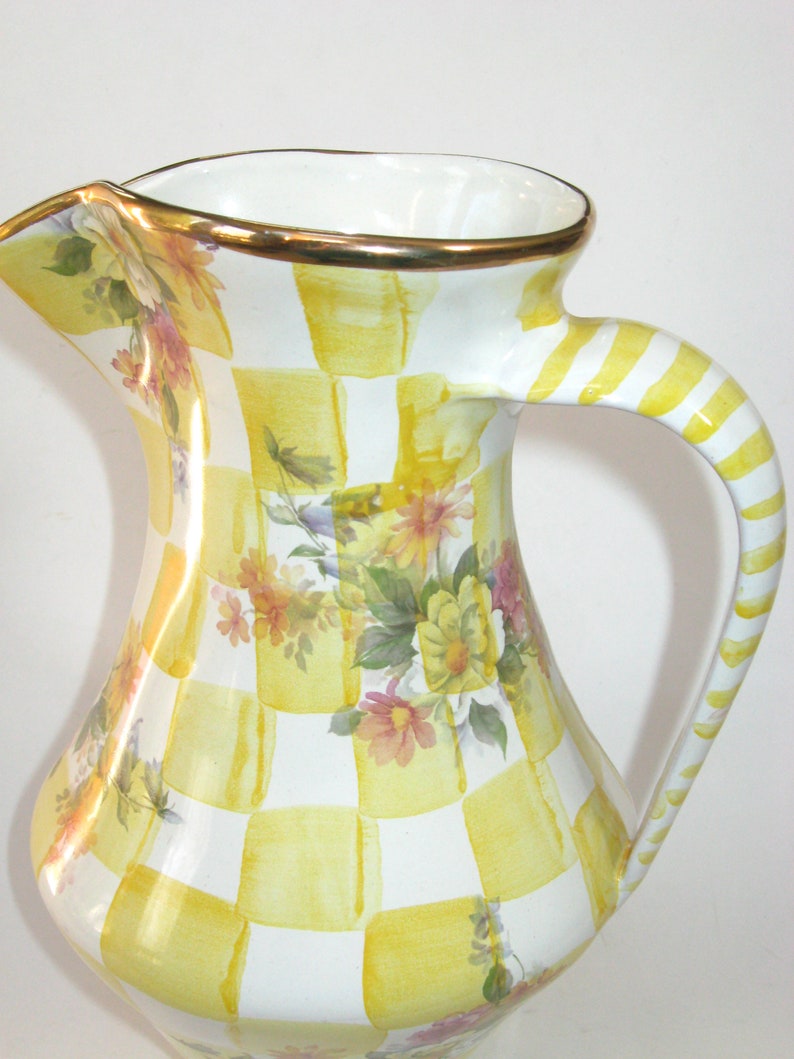 Mackenzie Childs HONEYMOON DANDY LION 9.75 Water Pitcher Jug 1997-Floral on Yellow Checks