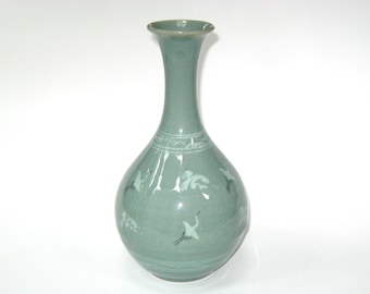 Vintage 9+" Tall Korean Celadon Green Flying Cranes & Clouds Crackle Glaze Porcelain Vase