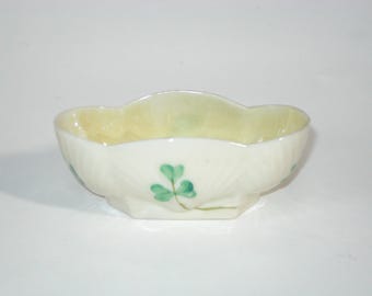 Belleek SHELL SHAMROCK 3rd BLACK Mark Open Salt Cellar; Vintage 1926-1946 Irish Porcelain
