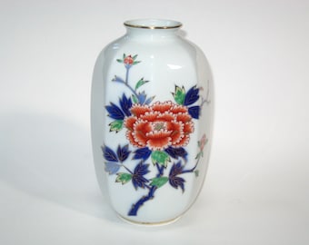 Fukagawa Porcelain Octagonal Large 8.5" Peony Vase Arita Japan; Vintage Hand Painted w/ Gold Signed MINT