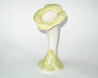 Belleek Irish Porcelain SUNFLOWER Trumpet Flower / Jack in the Pulpit Vase with Cob Luster, 6th Mark 3rd Green