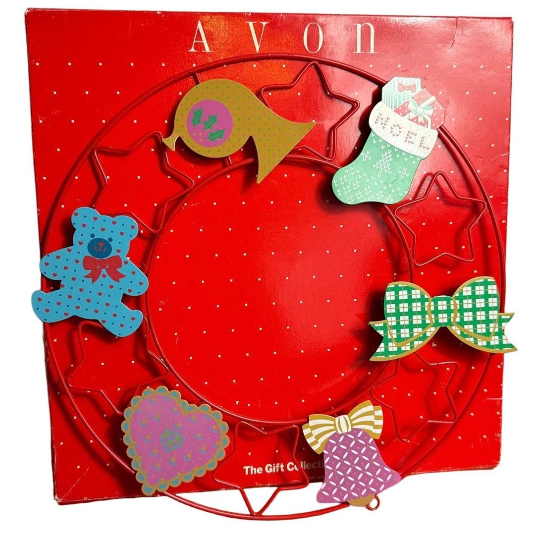 Vintage Avon Christmas Magnet Wreath Metal Decoration Minimalist Small ...