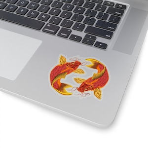 Diseño de tatuaje tailandés "Dos carpas rojas Koi Fish" Nueva pegatina retro divertida de corte de beso Regalo o regalo perfecto para amigos