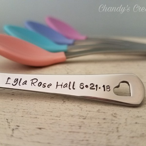 Custom-Baby-Infant-Spoon-Stamped-Engraved-Monogram-Personalized-Name-Initials-Shower-Gift-Present-Silverware-Boy-Girl-Pink-Blue-Munchkin-Set