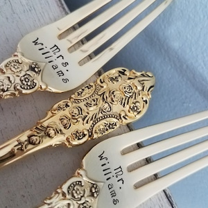 Wedding Dinner Set-Cake-Forks-Knives-Anniversary-Custom-Stamped-Bride-Groom-Gift-Accessories-Personalized-Matching-Gold-Date-Mr. and Mrs. 2Lrg Forks& 2 Knives