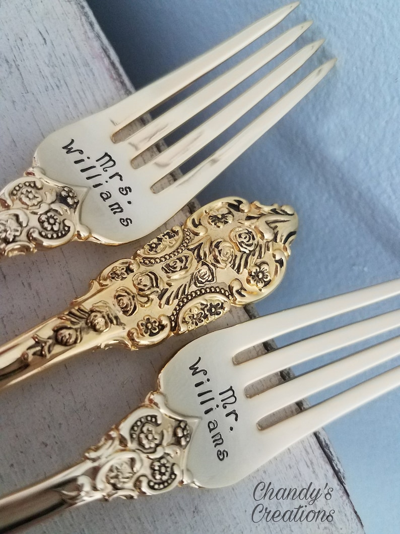 Wedding Dinner Set-Cake-Forks-Knives-Anniversary-Custom-Stamped-Bride-Groom-Gift-Accessories-Personalized-Matching-Gold-Date-Mr. and Mrs. 2Lrg Forks& 2 Knives
