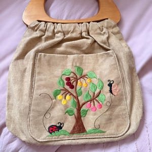 Vintage 1970s Bermuda Bag – Boho Embroidered Purse with Wooden Handle, Retro Folk Art Handbag