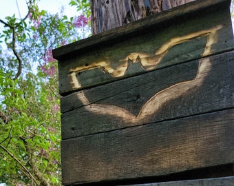Madeira recuperada queimada da Bat House - Prepare-se para a primavera!