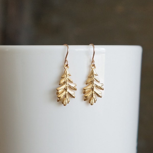 Dainty Oak Leaf Earrings in Gold // Matte Gold Realistic Leaf Earrings • Hypoallergenic 14k Gold Filled Earwires • Leaf Drop Earrings