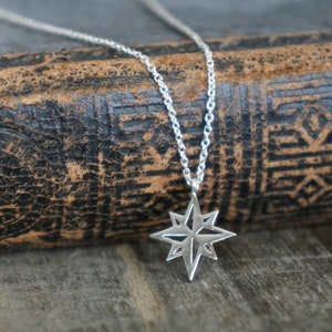 North Star Necklace / Silver Northern Star or Compass Rose Necklace • Dainty Starburst Pendant Charm Necklace • Simple Compass Necklace