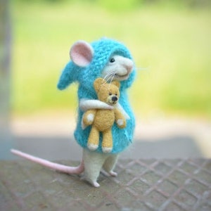 Made to order Gift for mom Sculpture mouse in jumper Teddy bear angel Filz mice Gift for Birthday Figurine mice Sculpture felted mice Gift