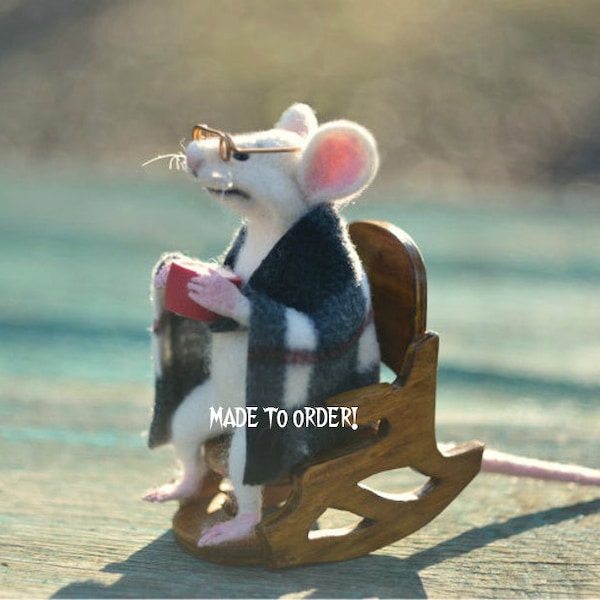 MADE TO ORDER Mouse in armchair Mouse with glasses Mouse with cap Mouse with fingers Felt mouse Felted toy Mouse with newspaper Felted mouse