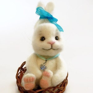 MADE TO ORDER Needle felted bunny Collectible doll Animals miniature sculpture White bunny Doll bunny White rabbit Bunny a gift Bunny animal