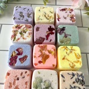 Bath Bombs Gift Set of 12,  Aromatherapy Spa Bath Bomb Gift for Beauty Guru, Natural Pampering Bath Bombs Spa Gift Box, Spring Spa Bath